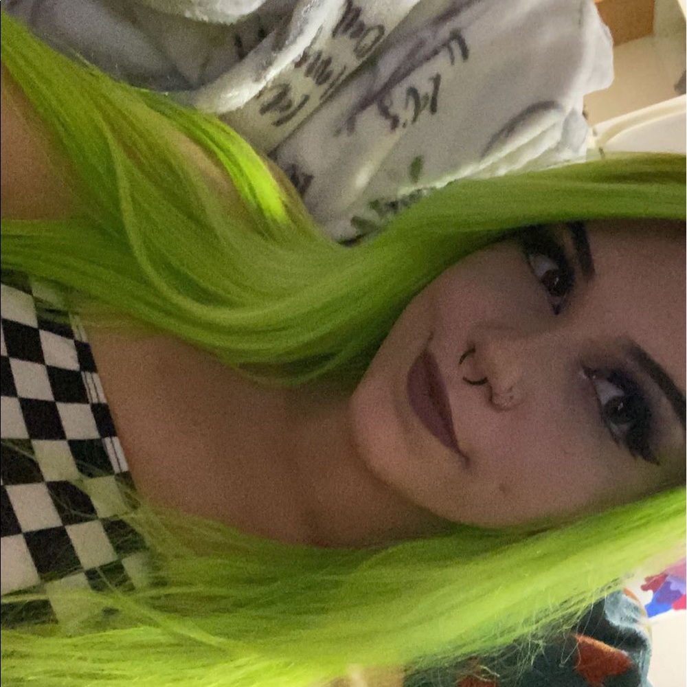 Meet your Posher, Olivia